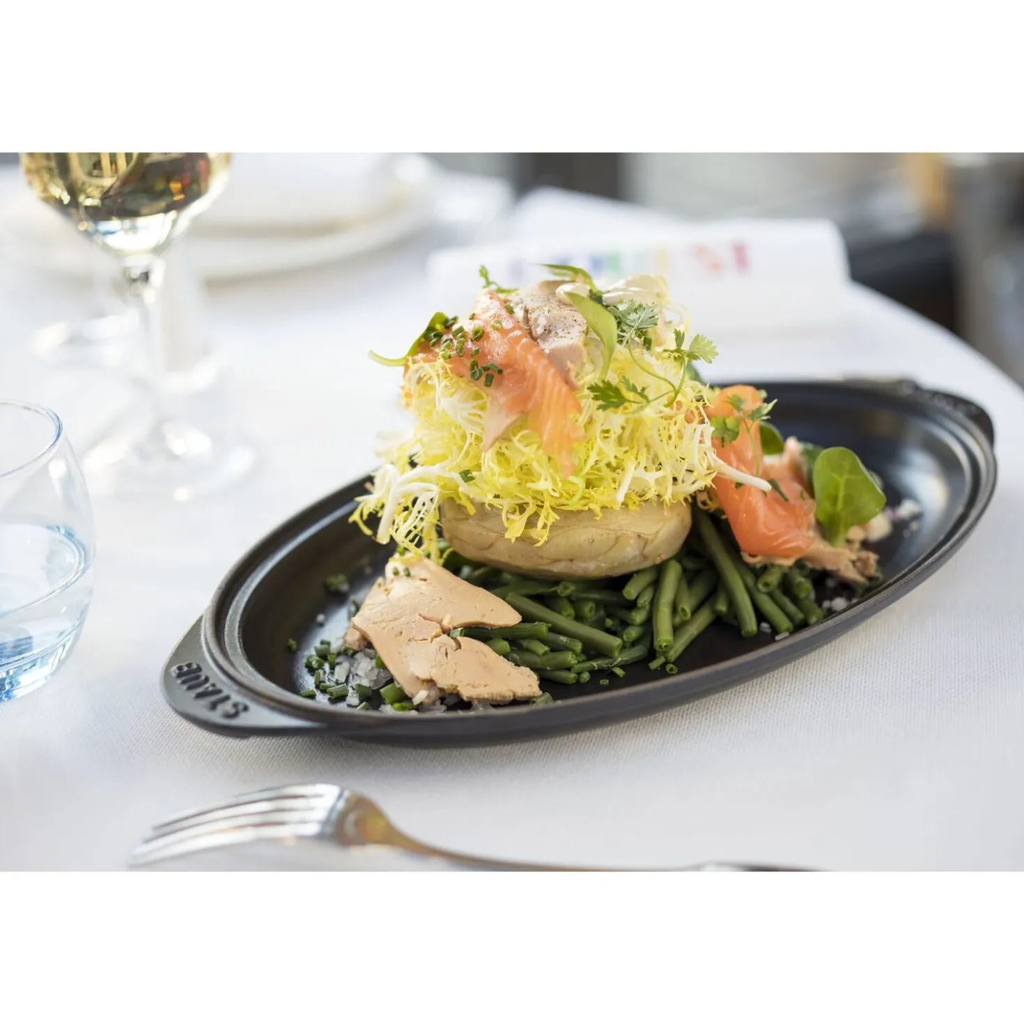 12.25 inch, Oval, Covered Fish Pan, Black Matte