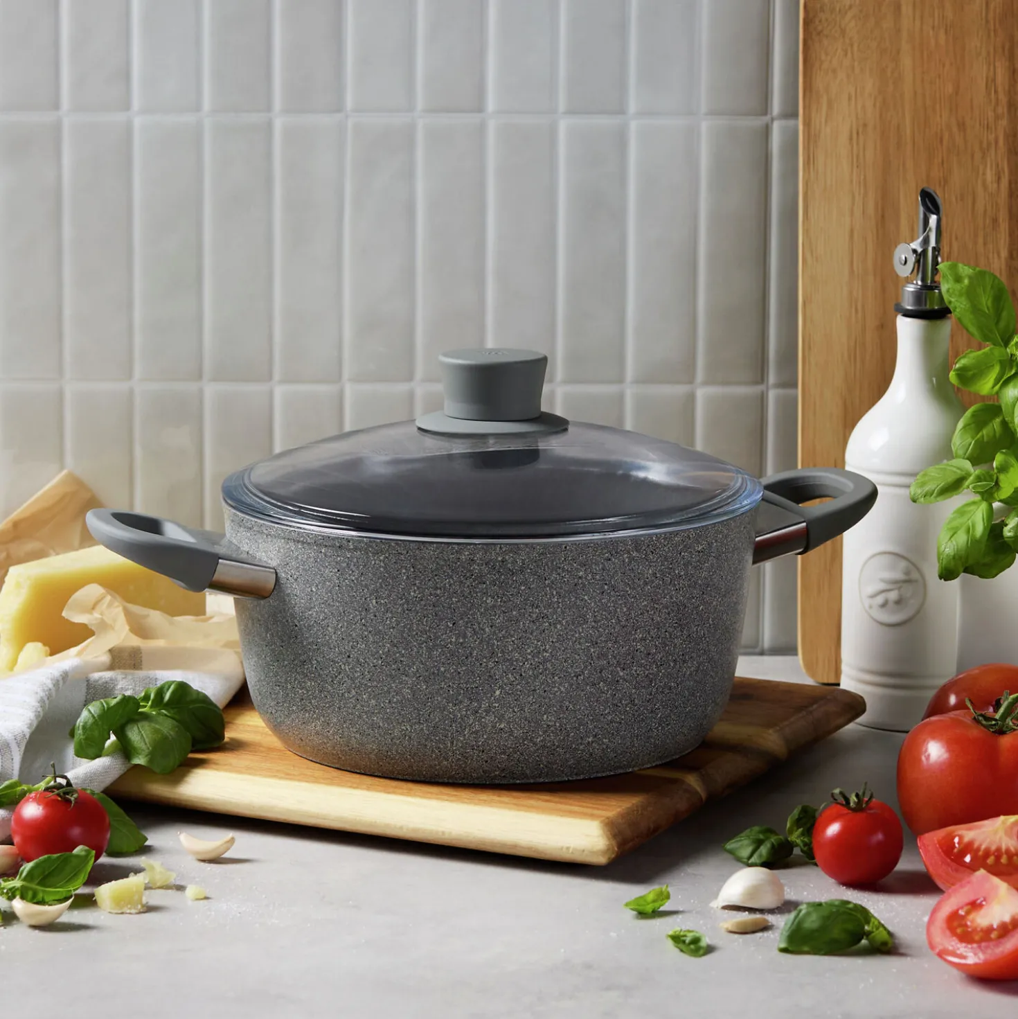 4.8 qt, Aluminum, Ceramic Nonstick Dutch Oven With Lid