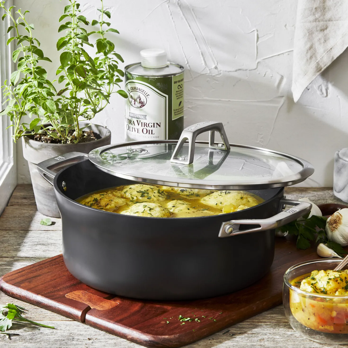 5 qt, Aluminum, Non-stick, Hard Anodized Dutch Oven