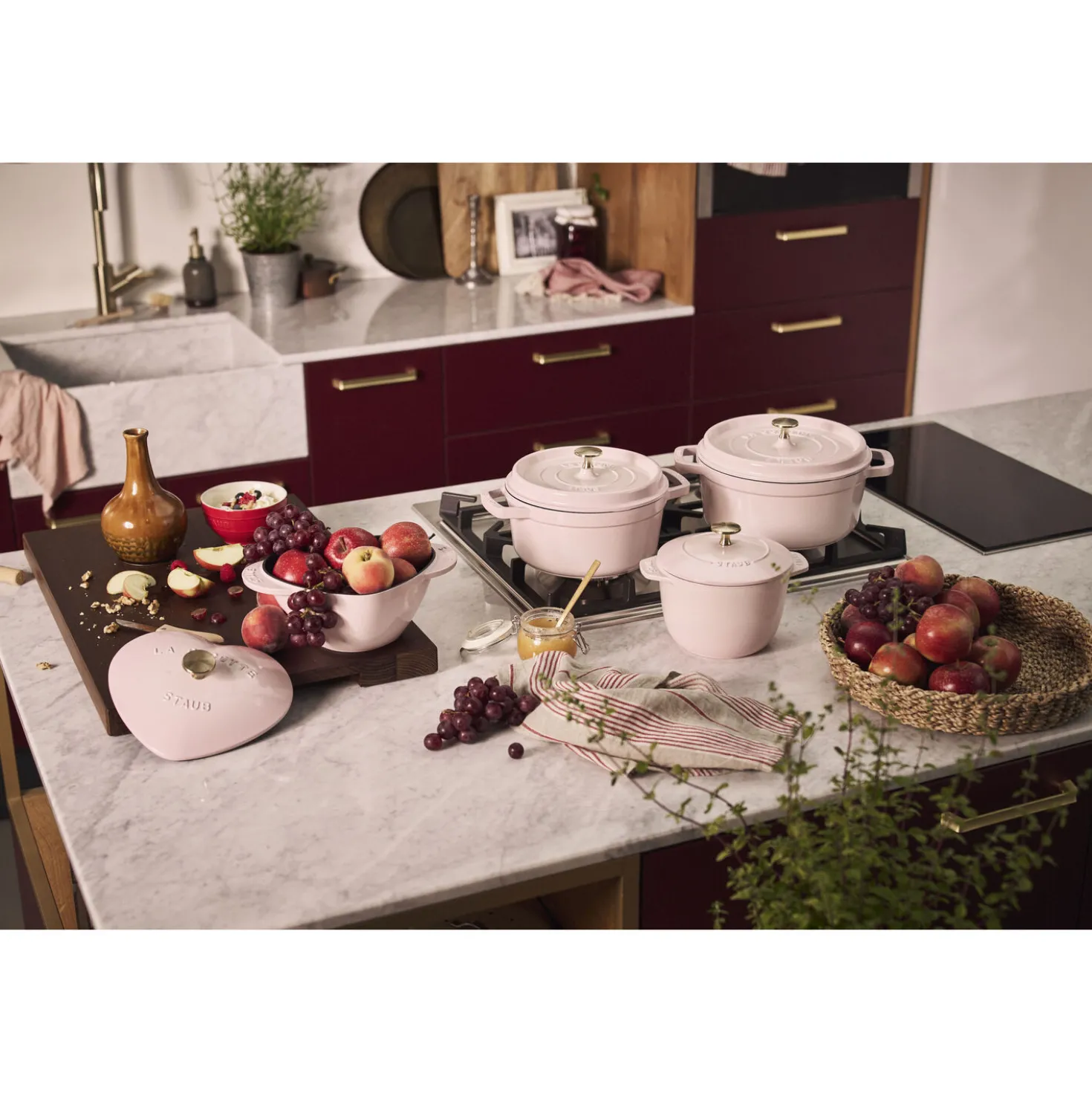 3.5 qt, Braiser With Glass Lid, Pink Peony