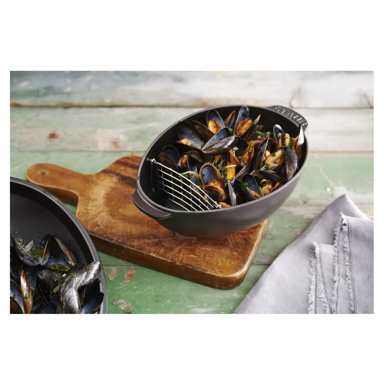 2 qt, Cast Iron, Mussel Pot, Black Matte