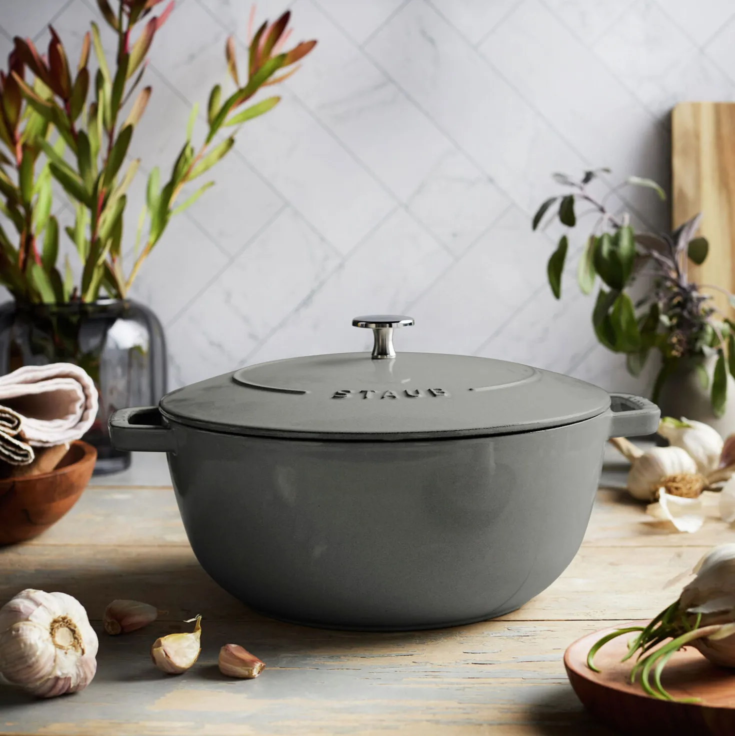 5.25 qt, Essential French Oven, graphite grey