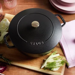 5.25 qt, Essential French Oven, black matte