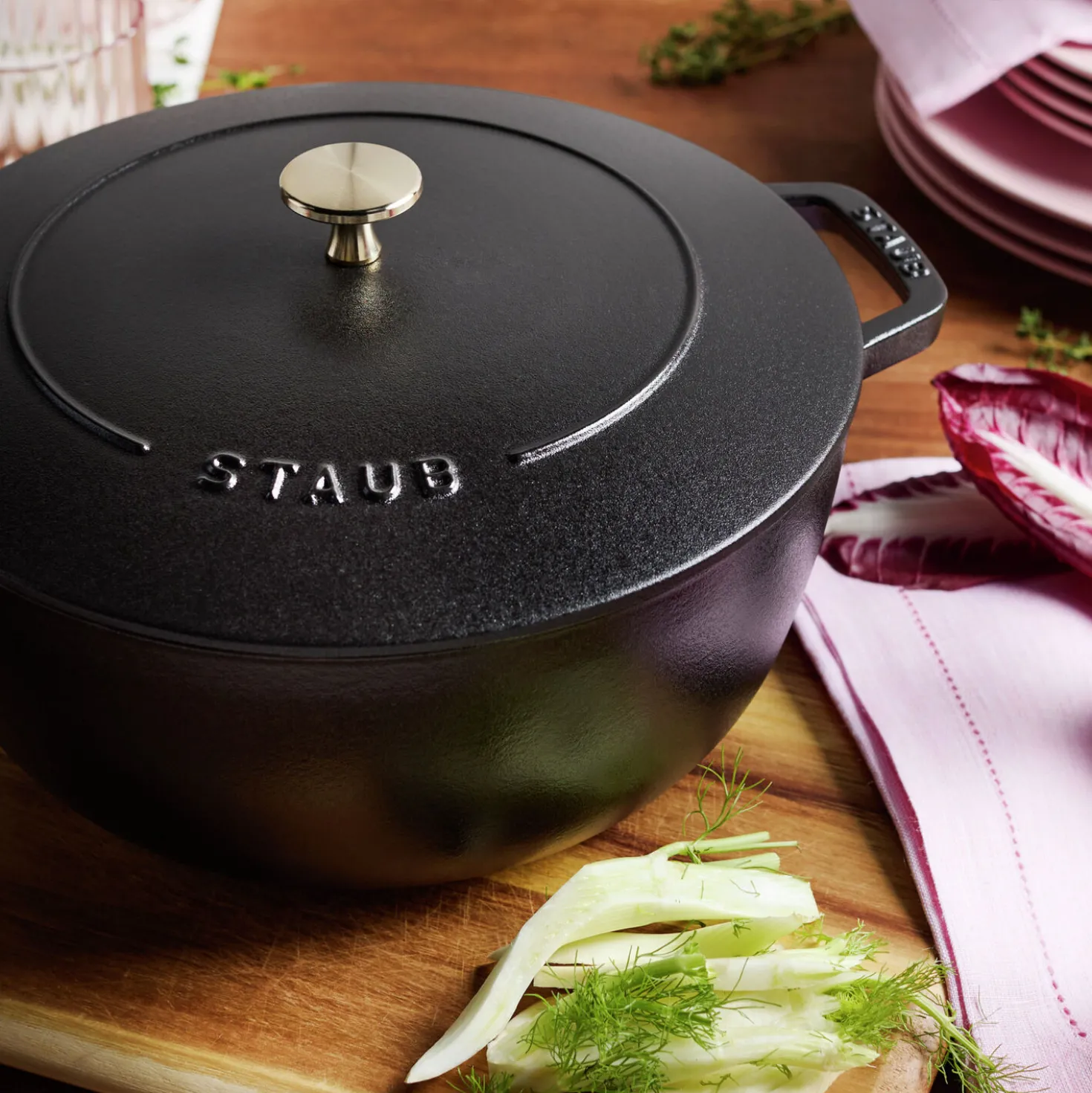 5.25 qt, Essential French Oven, black matte
