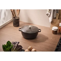5.25 qt, Essential French Oven with Horse Lid, black matte
