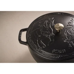 5.25 qt, Essential French Oven with Horse Lid, black matte