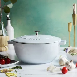 5.25 qt, Essential French Oven, pure-white