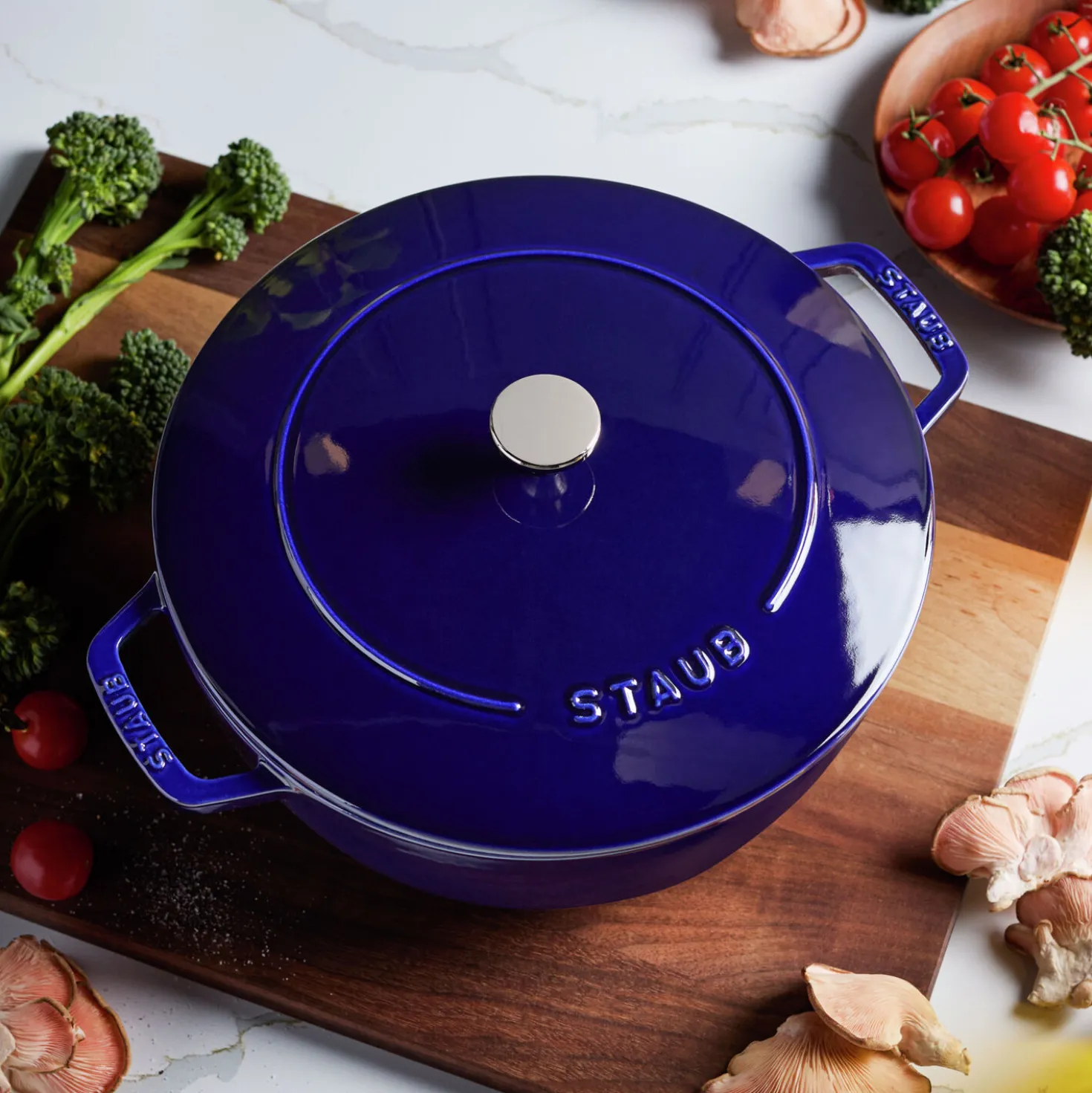 5.25 qt, Essential French Oven, dark blue