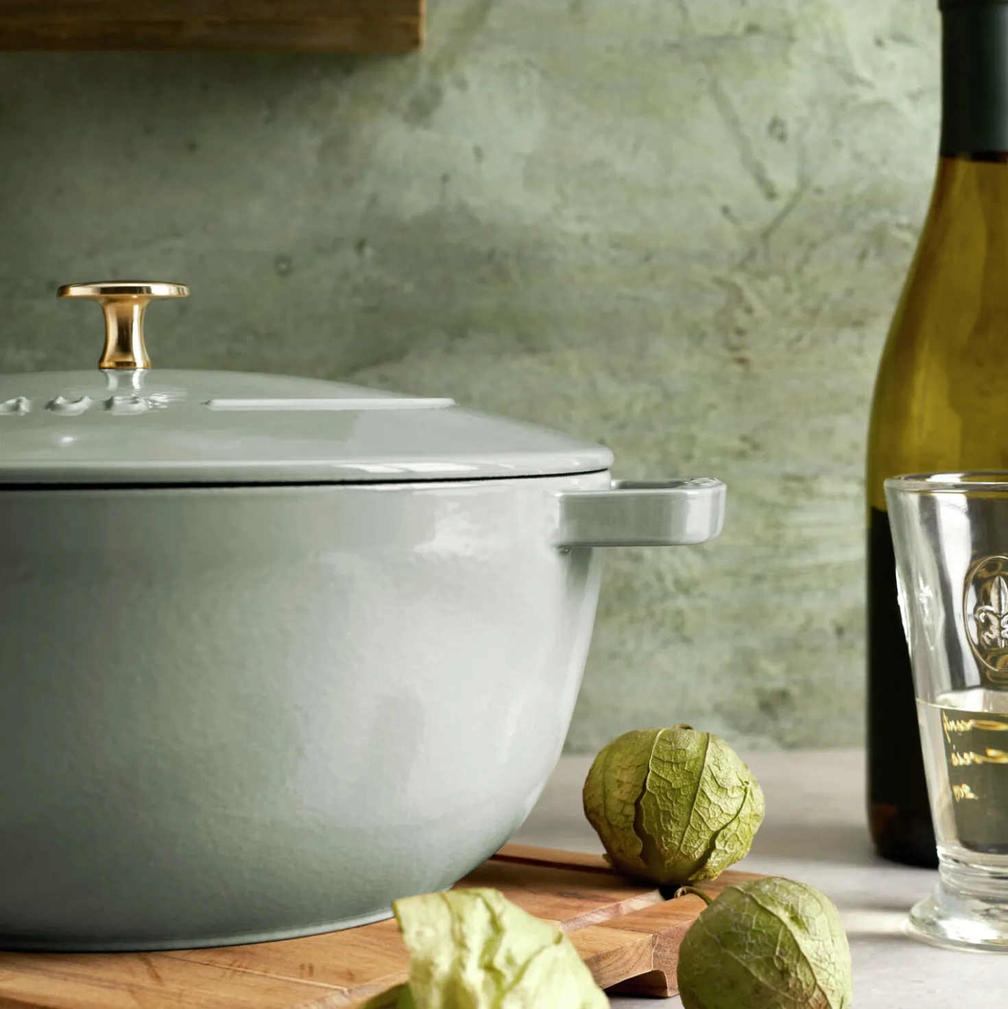 5.25 qt, Essential French Oven , eucalyptus