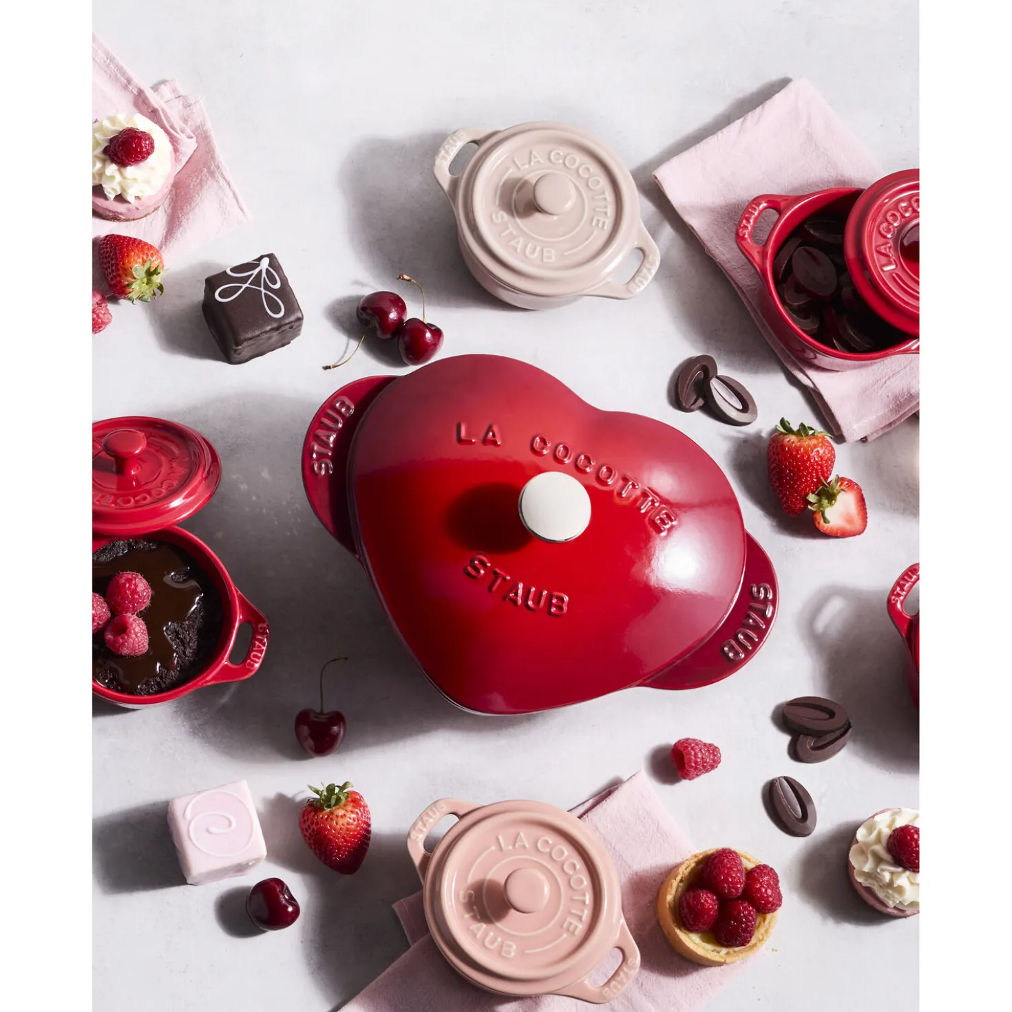 1.75 qt, Heart, Dutch Oven, Cherry