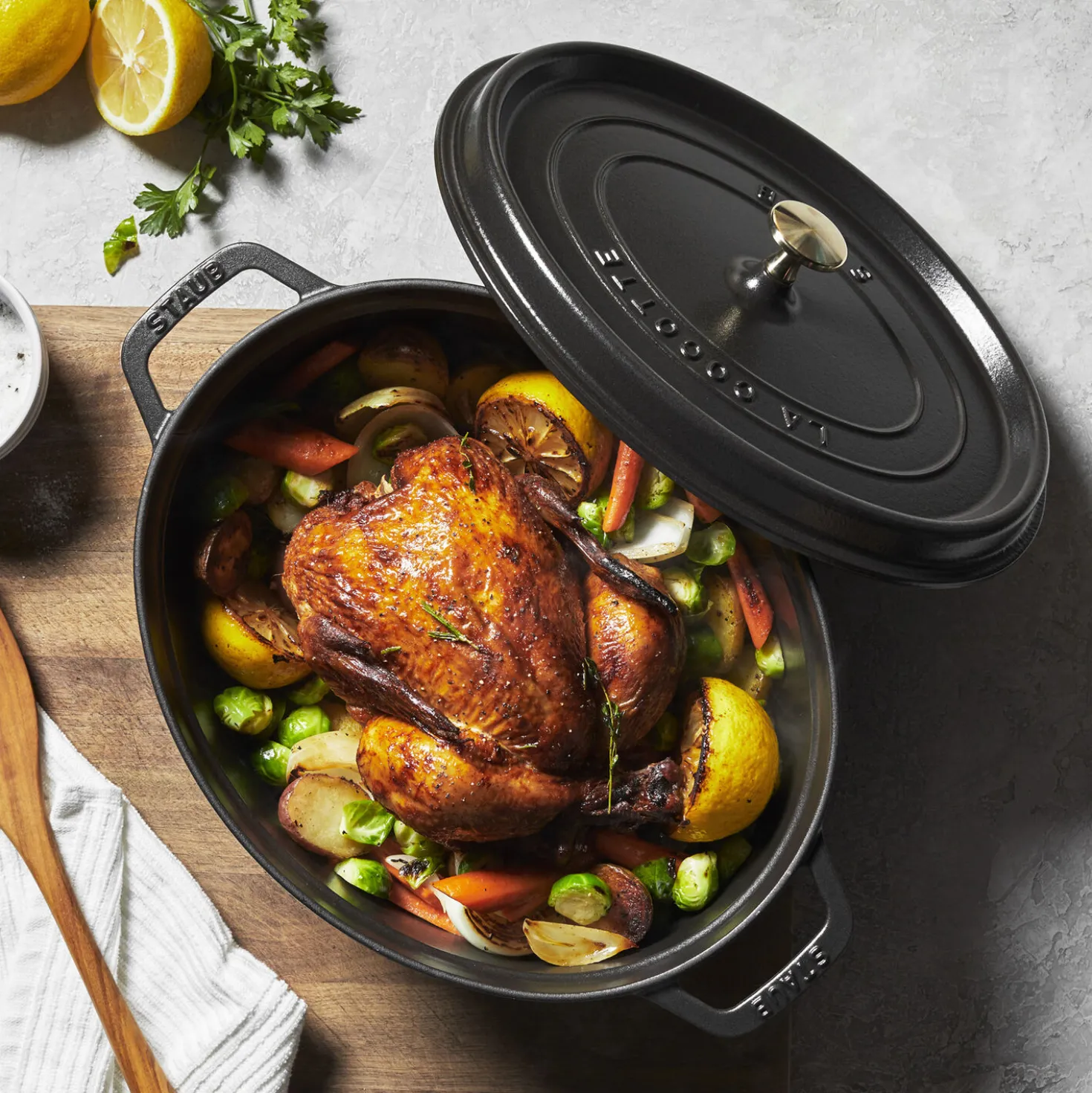 5.75 qt, Oval, Dutch Oven, Black Matte