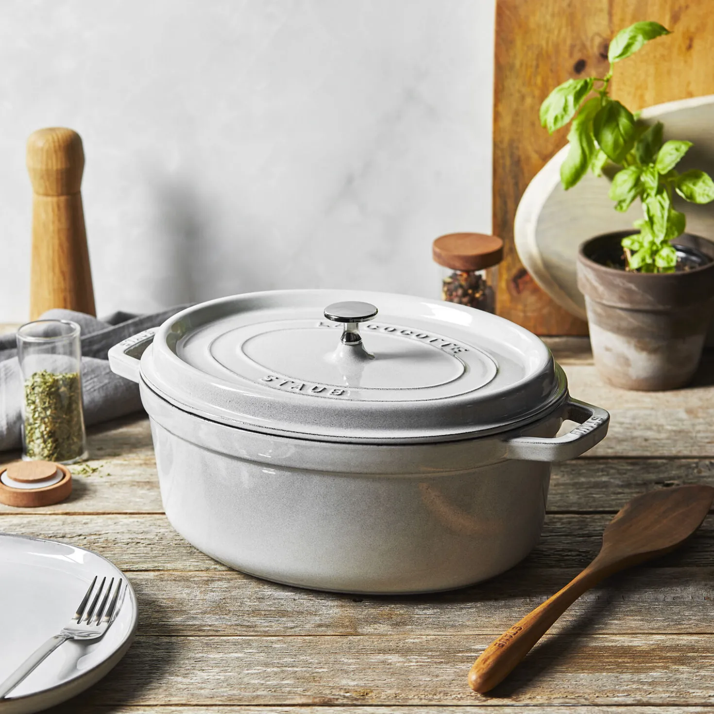 5.75 qt, Oval, Dutch Oven, White Truffle