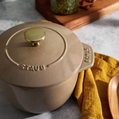 1.5 qt, Petite French Oven, sesame