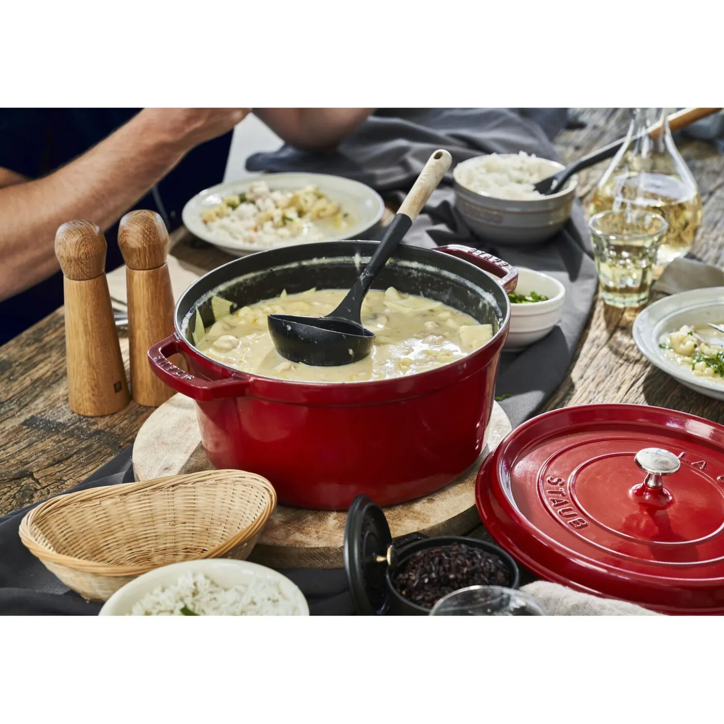 7 qt, Round, Cocotte, Cherry - Factory Second