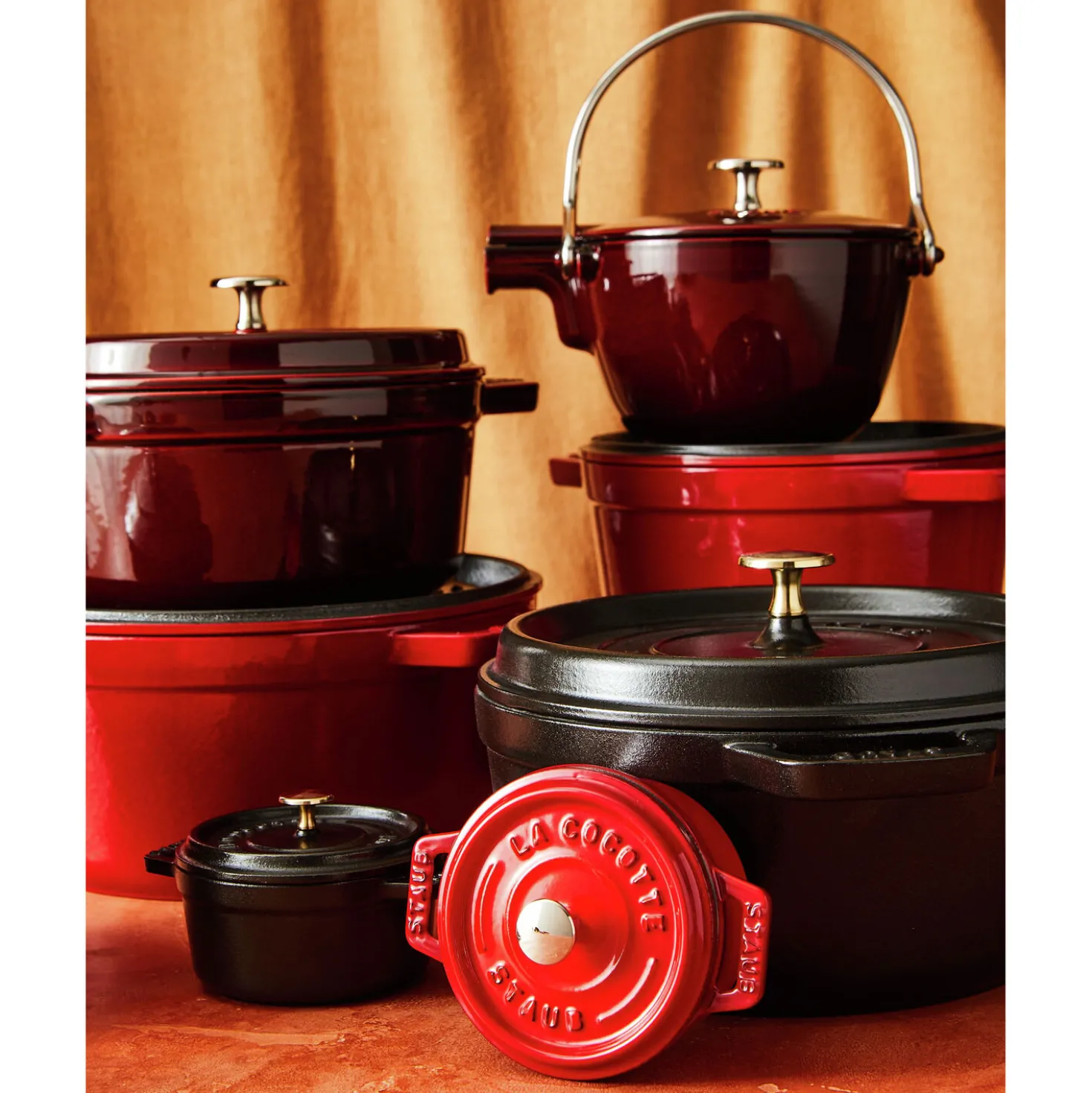 7 qt, Round, Cocotte, Cherry - Factory Second