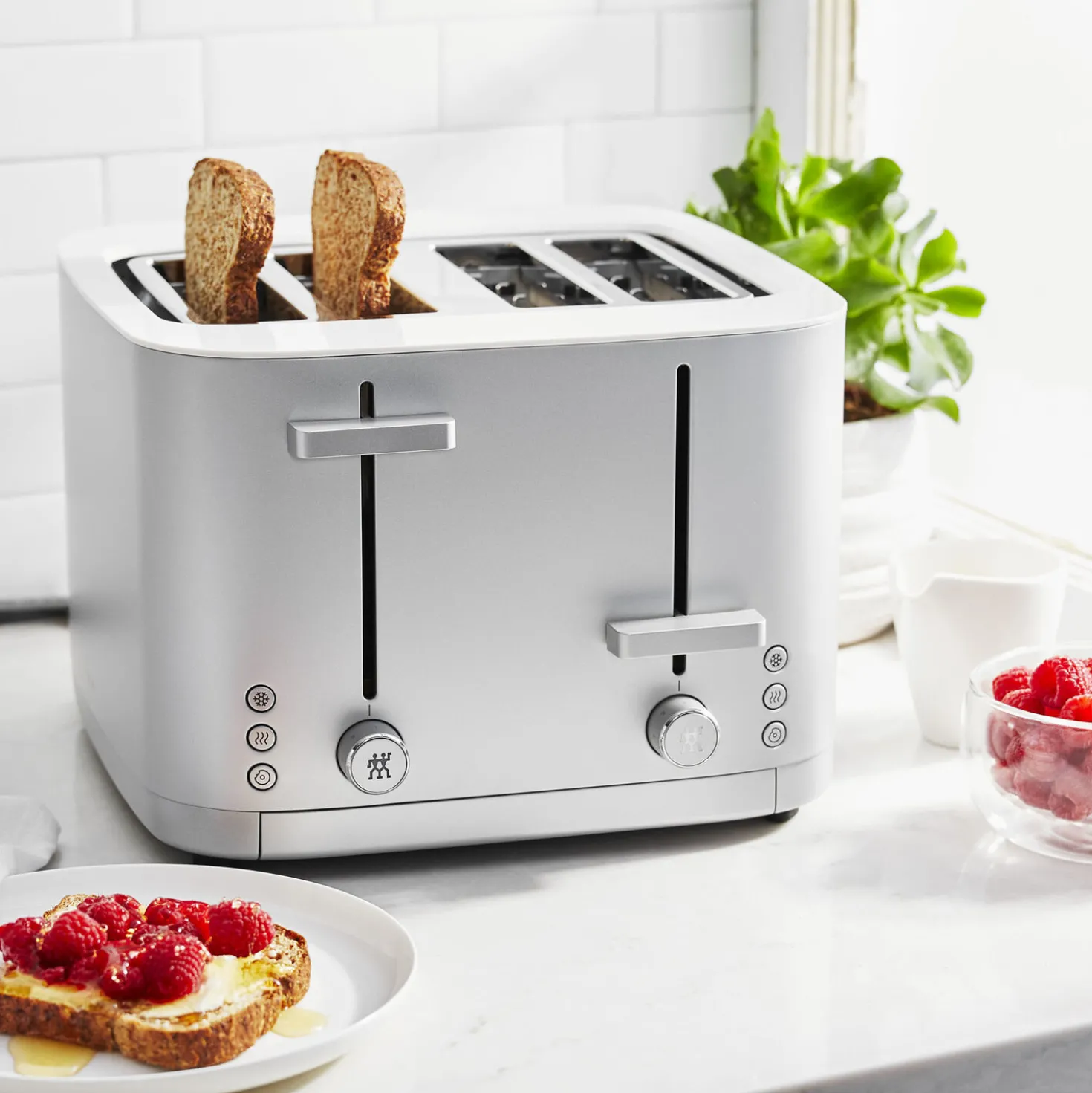4 Short Slots Toaster, Silver