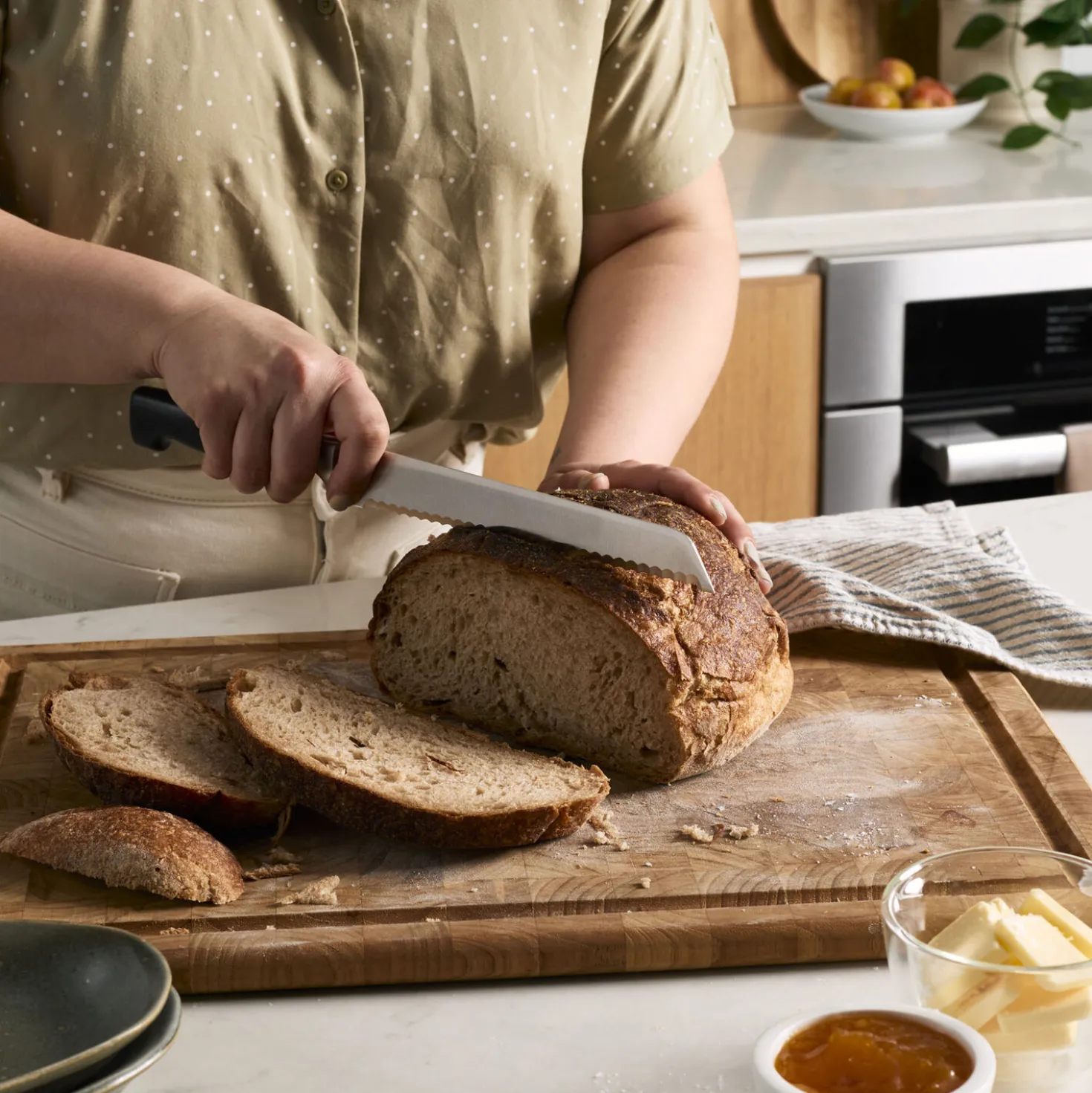 Bread knife 8 inch, serrated edge