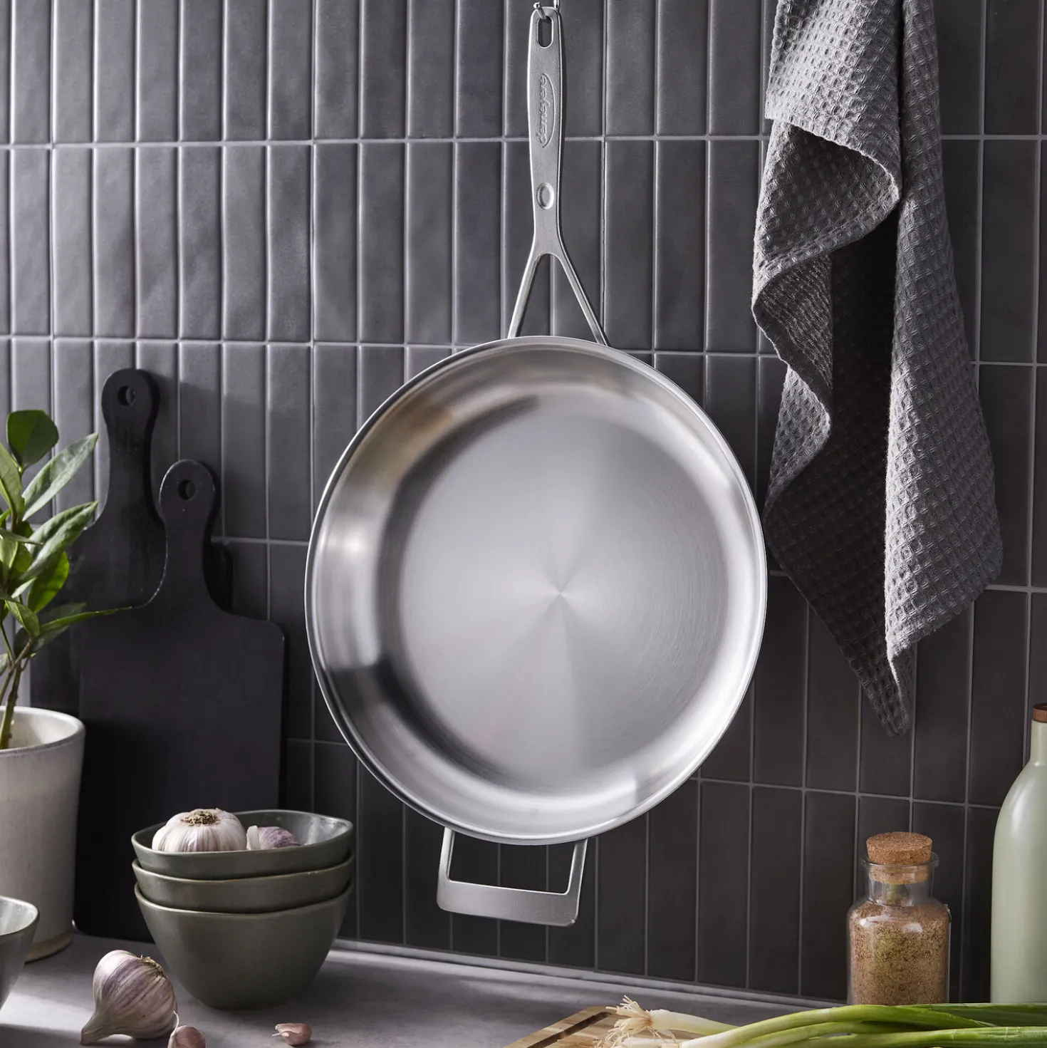 12.5-inch, 18/10 Stainless Steel, Fry Pan With Helper Handle
