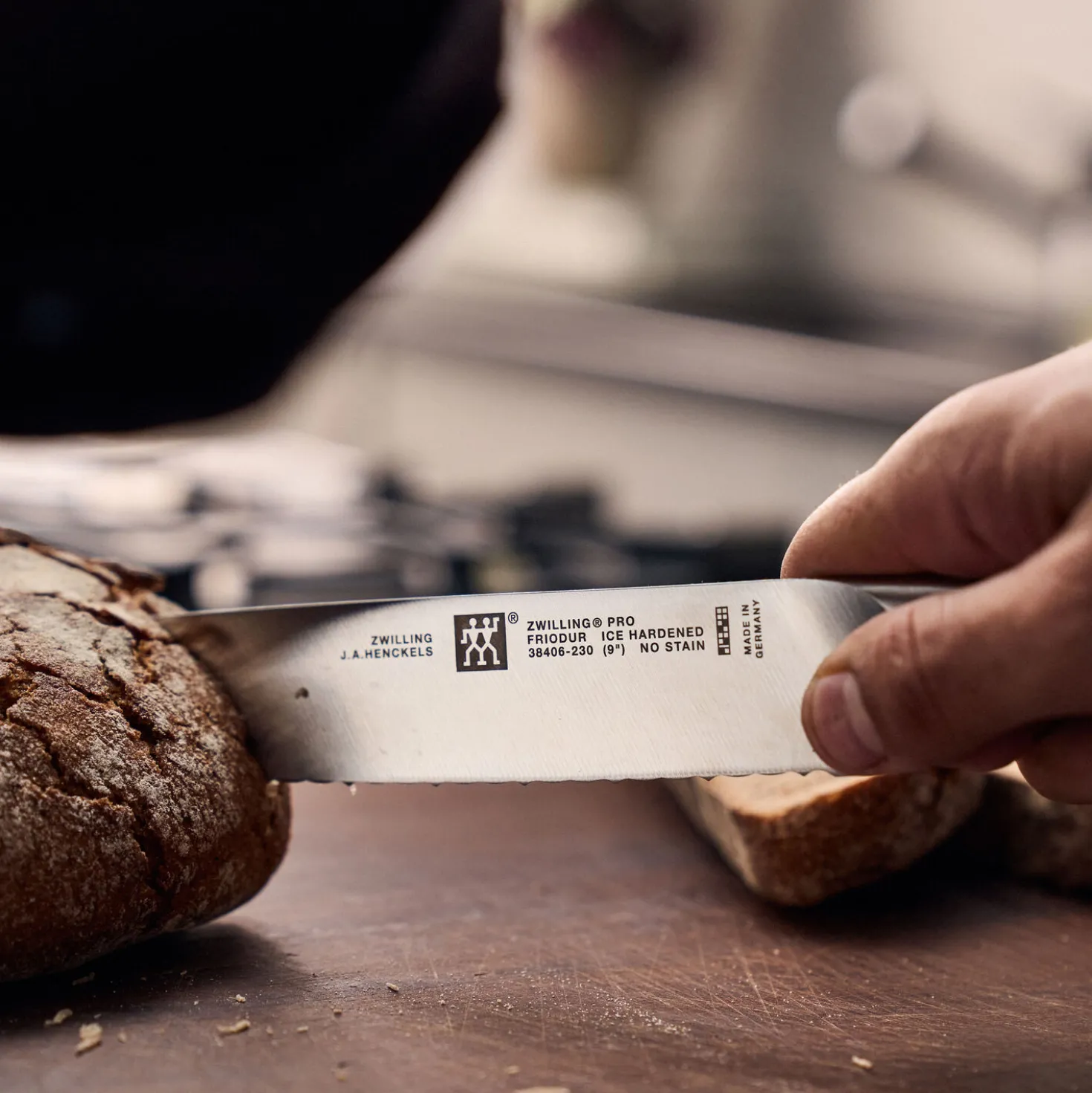9-inch, Bread Knife Z15 Serration