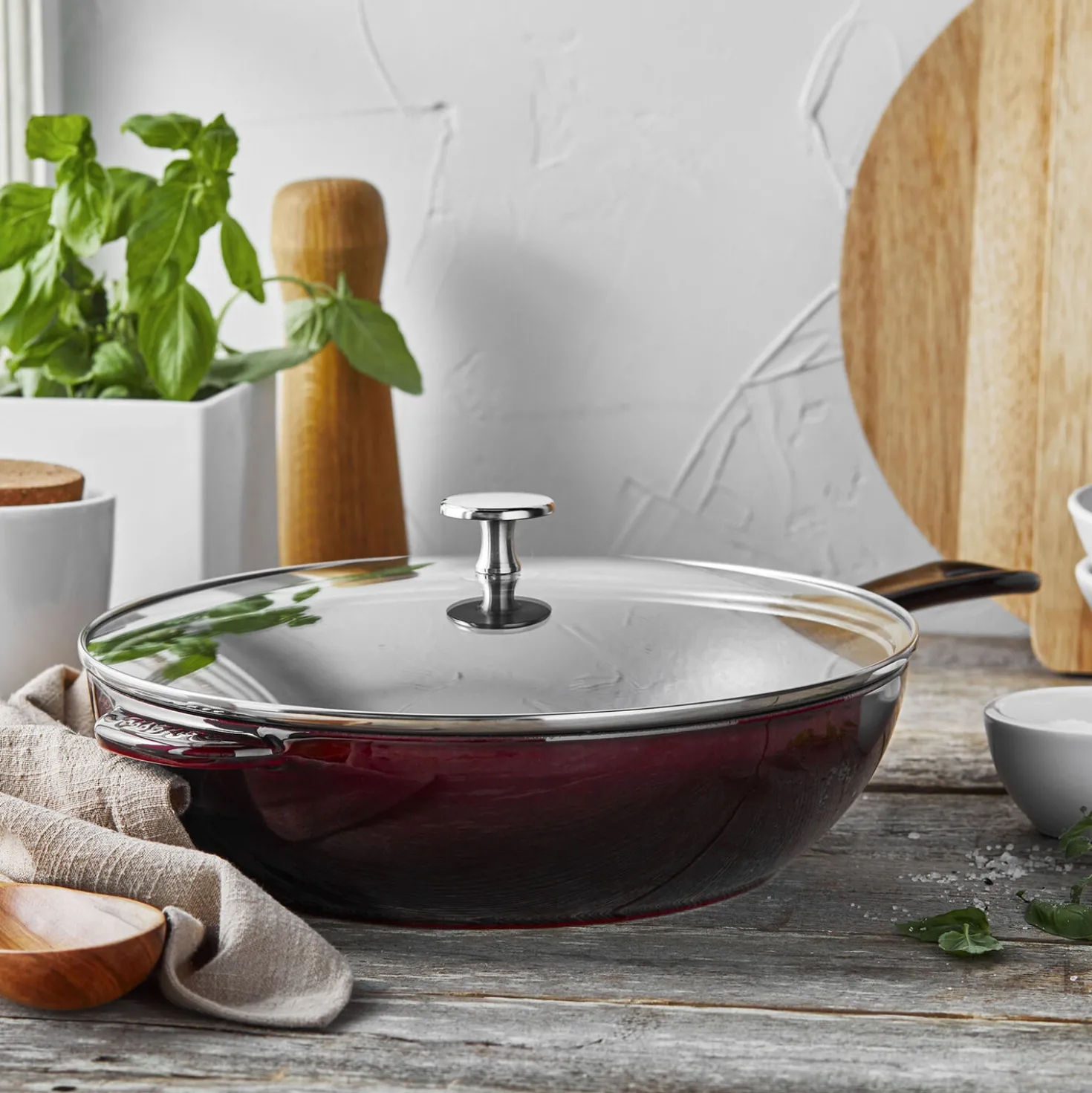 10-inch, Daily Pan With Glass Lid, Grenadine