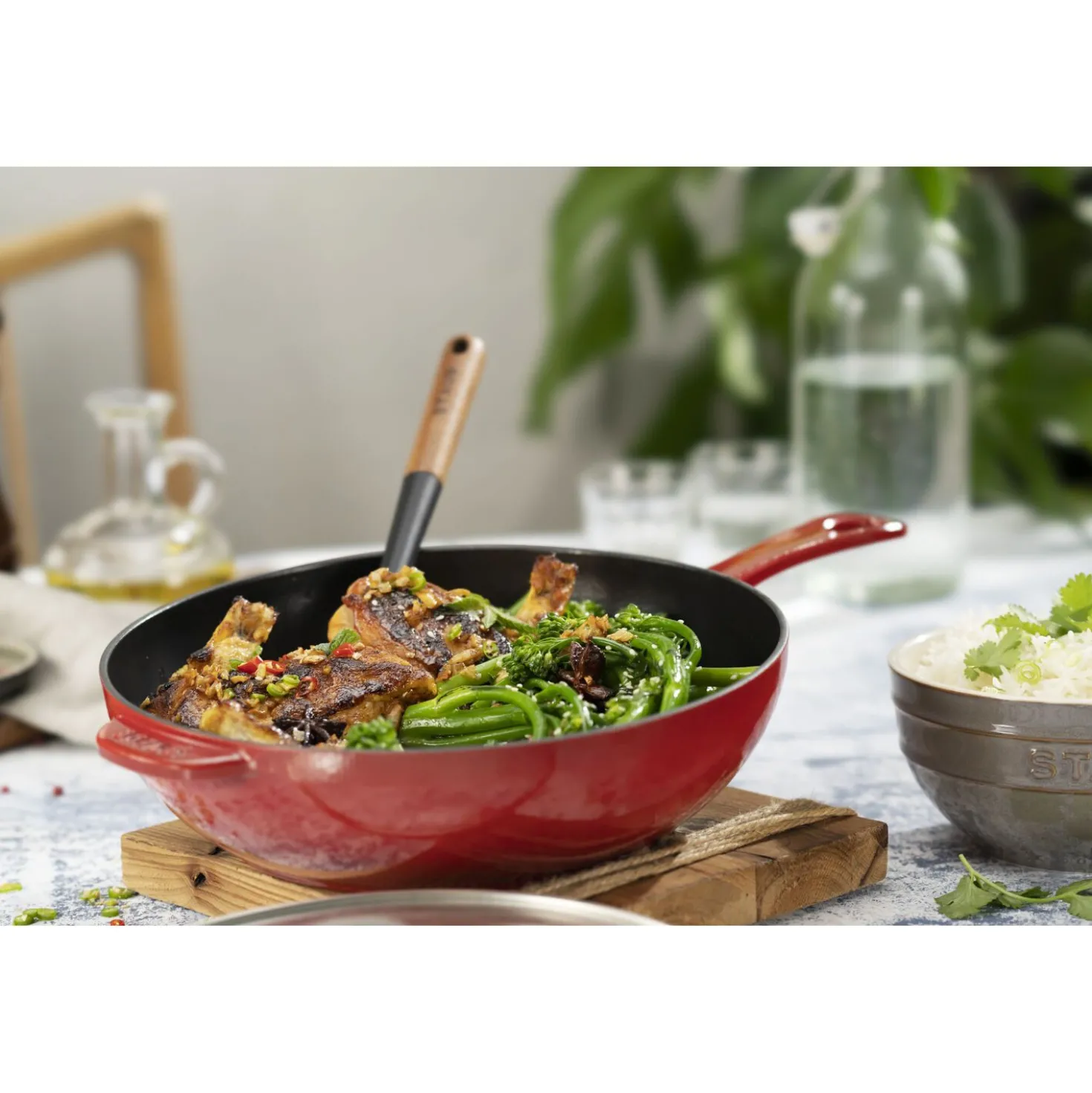 10-inch, Daily Pan With Glass Lid, Cherry