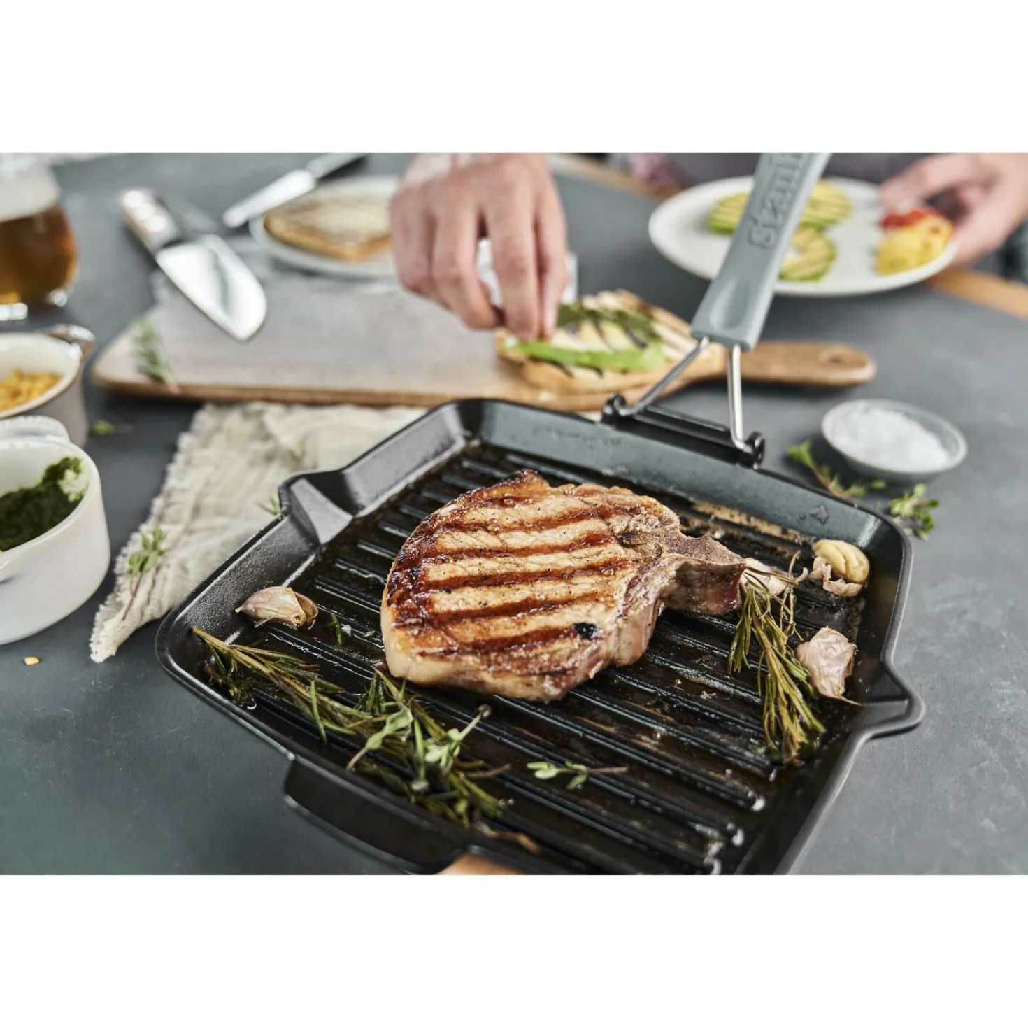 9.5-inch, Square, 9.5" Folding Grill, Black Matte