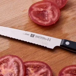 5-inch Z15.1 Utility Knife, Serrated Edge