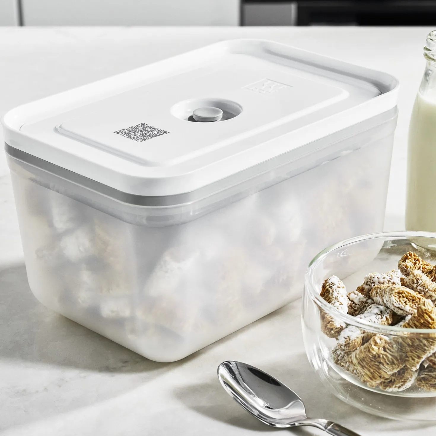L, Vacuum Container, Plastic, Semitransparent-grey