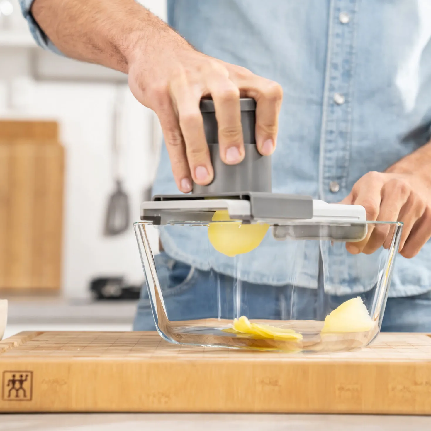 Multi grater/mandoline, grey