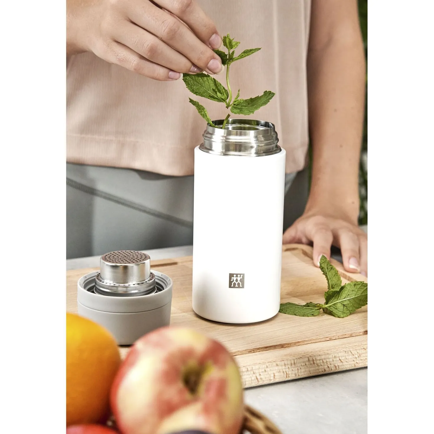 14.25-oz Tea & Fruit Infuser Bottle