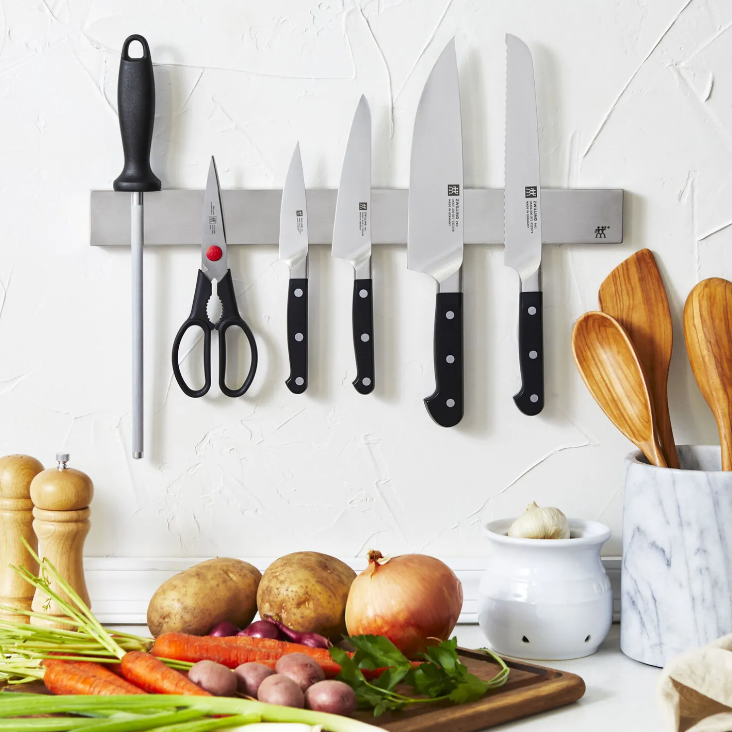 7-pc, Set with 17.5" Stainless Magnetic Knife Bar