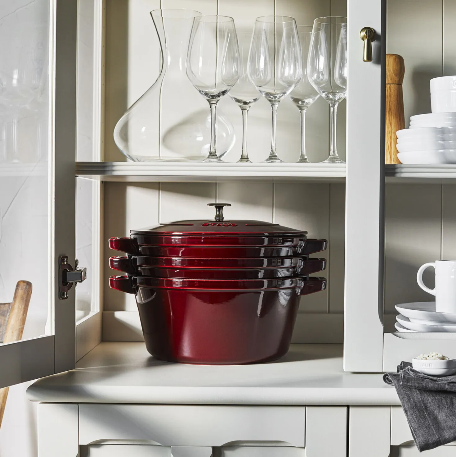 4-pc Stackable Set, Grenadine, Cast Iron