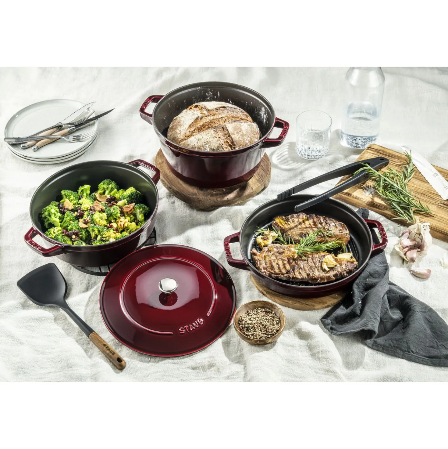 4-pc Stackable Set, Grenadine, Cast Iron