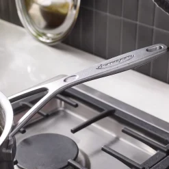 Sauce pan with lid, 4.25 qt, 18/10 Stainless Steel