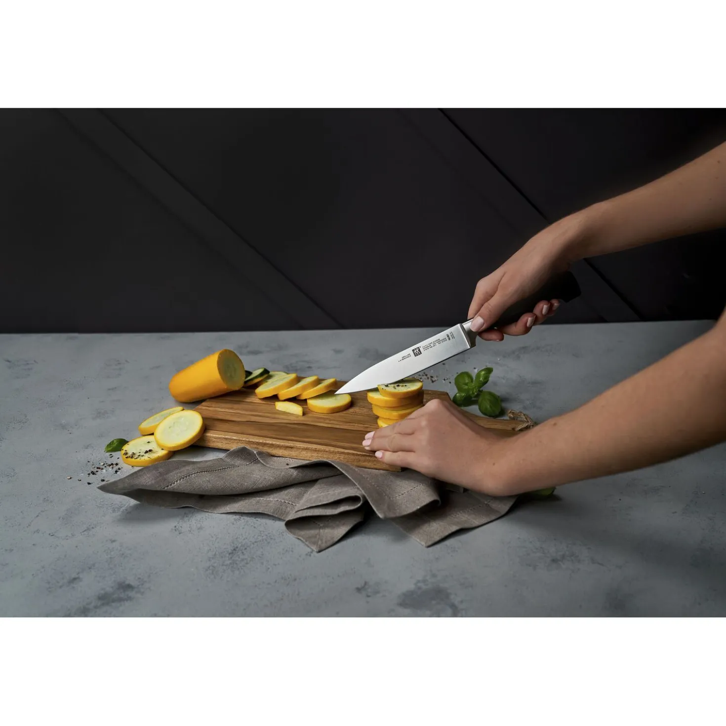Utility Knife 6 inch, fine edge