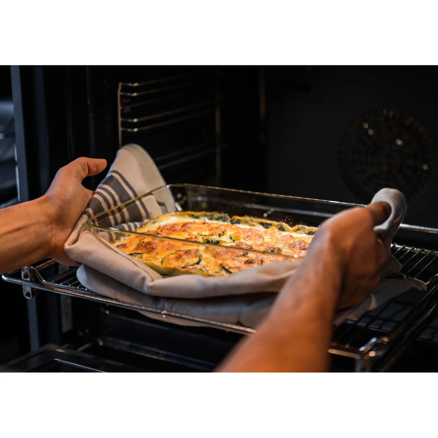 Vacuum Gratin Dish, Glass, Grey